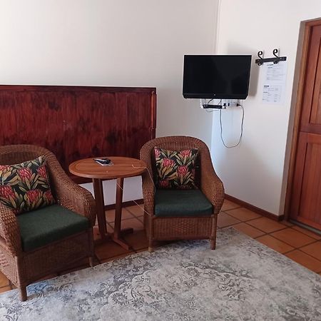 Aant Dorpseind Hotel Vanrhynsdorp Bagian luar foto