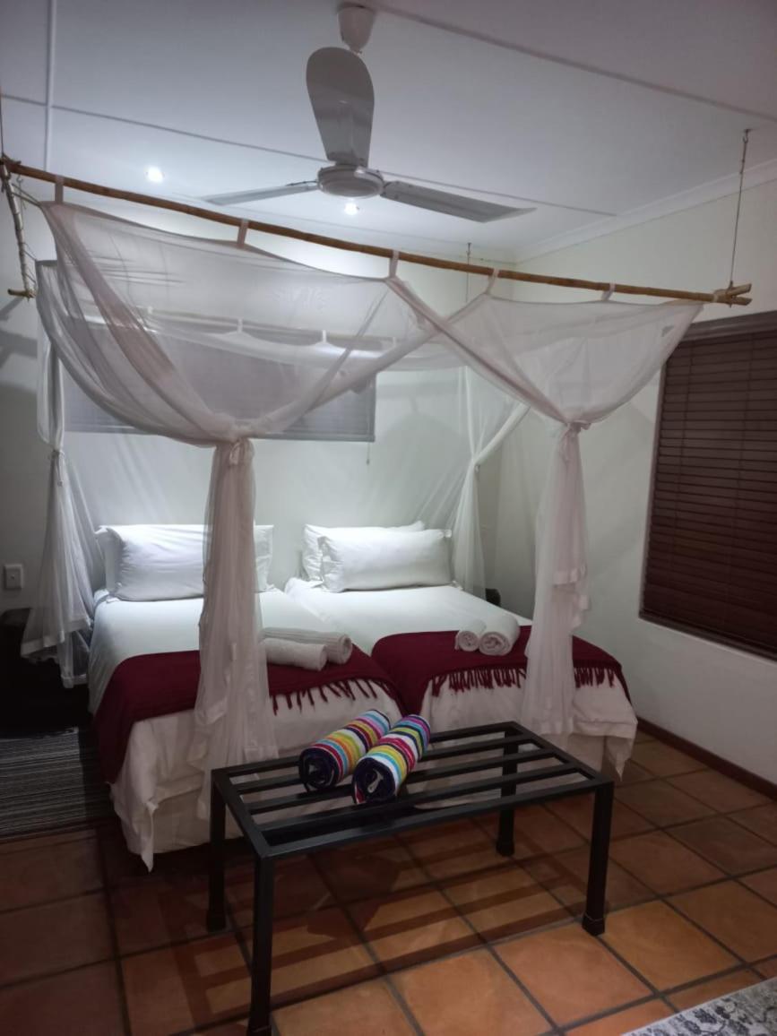 Aant Dorpseind Hotel Vanrhynsdorp Bagian luar foto